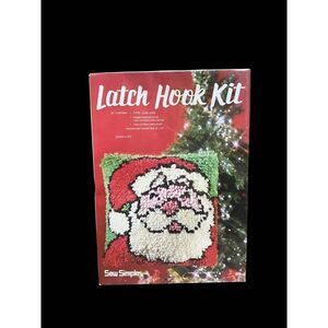 𝅺VINTAGE Sew Simple Santa latch hook kit